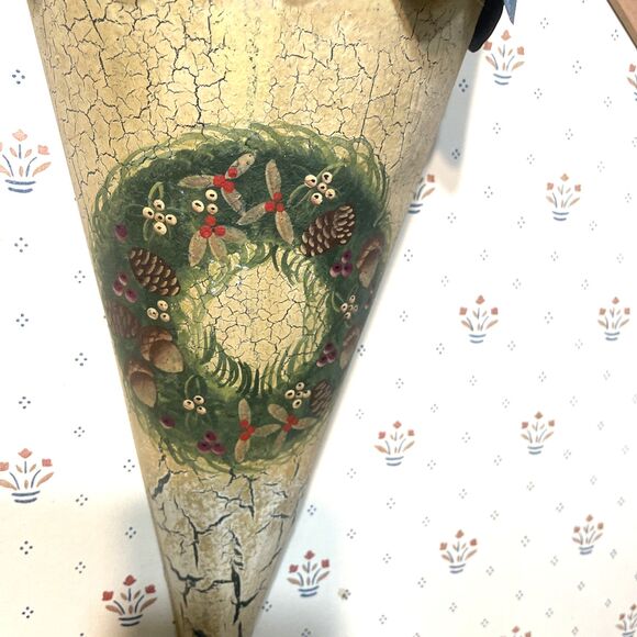 Vintage Metal Wall Pocket Christmas Decor Hand Painted Chippy Shabby - Picture 5 of 11